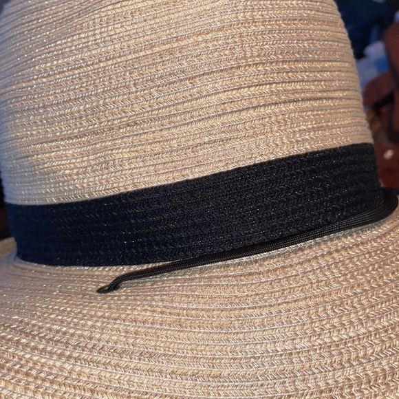 West Marine Wide Brim Hat Fishing Outdoor Chin Strap OS Tan with Black Stripe - Picture 11 of 11